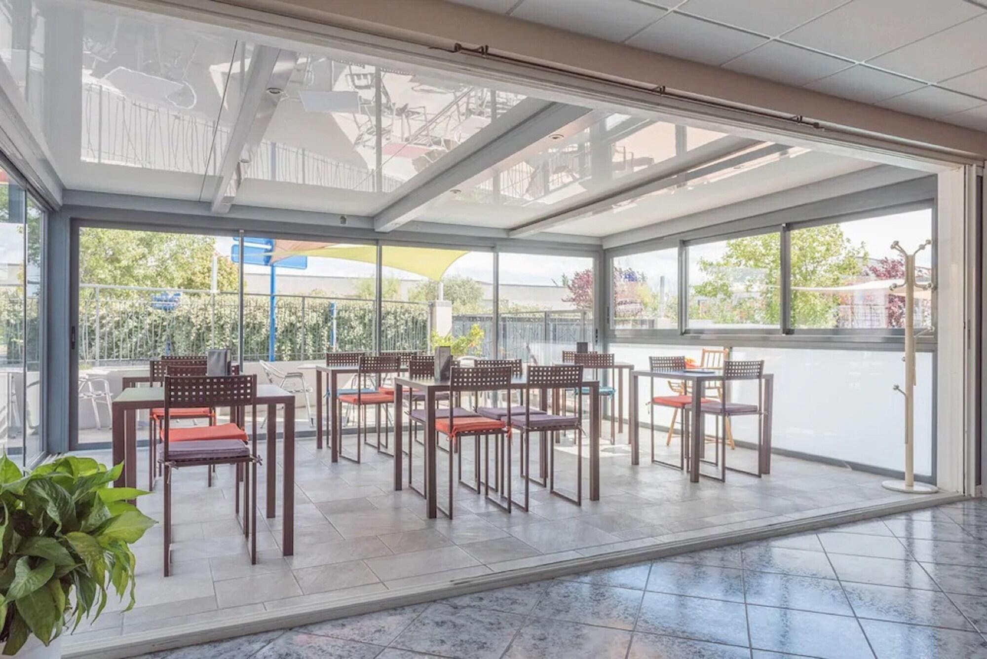 Hotel Sure By Western Beziers Le Monestie