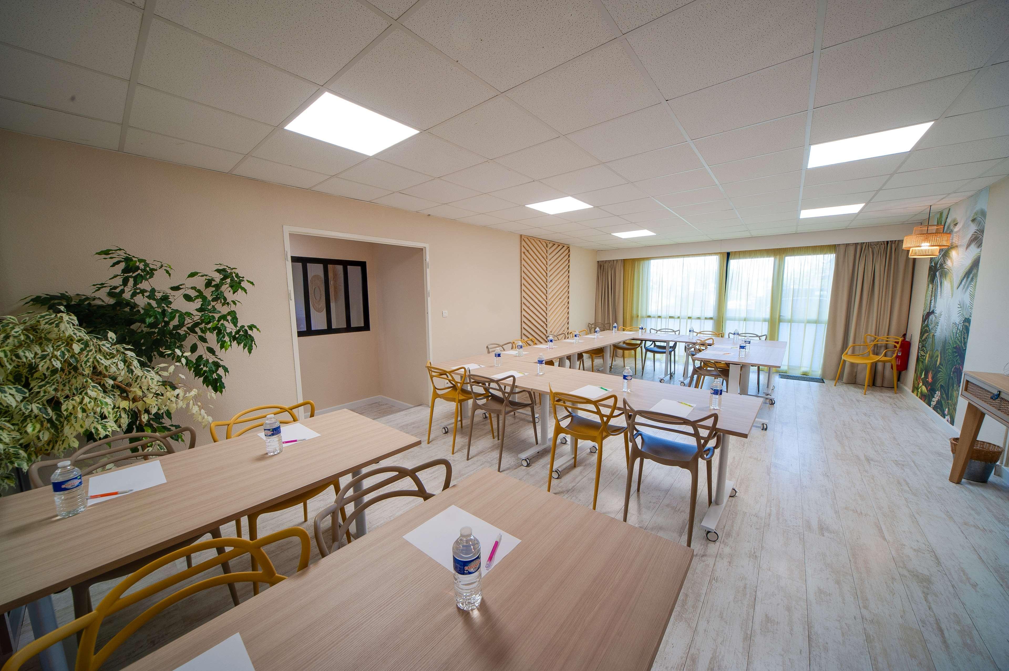 Hotel Sure By Western Beziers Le Monestie